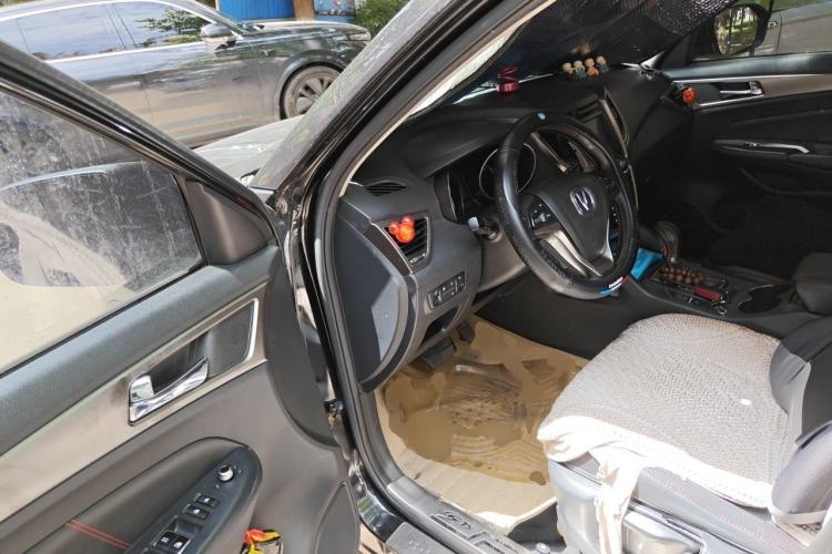 Used CHANGAN CS75 2014 1.8T Automatic Elite Model China IV Standard Driver Seat
