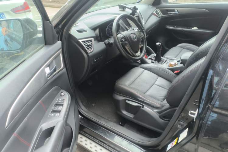 Used CHANGAN CS75 2014 2.0L Manual Comfort Version China IV Standard Driver Seat