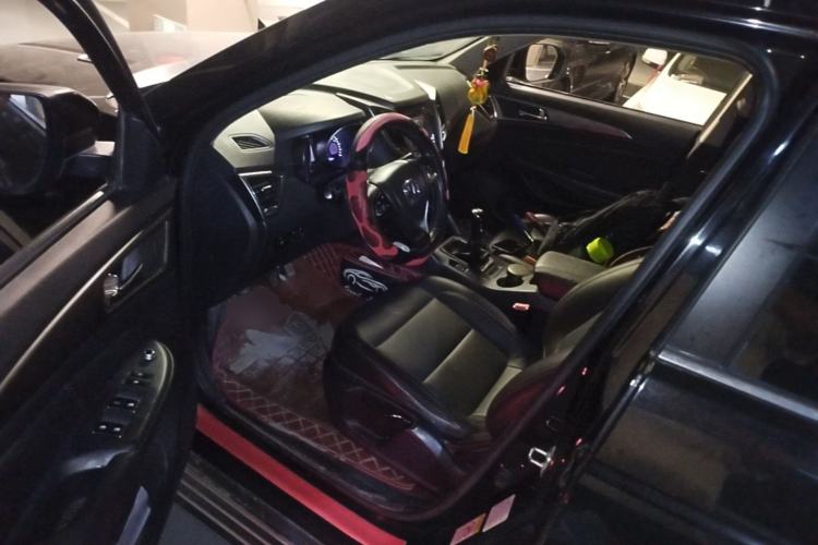 Used CHANGAN CS75 2014 2.0L Manual Luxury Version China IV Standard Driver Seat