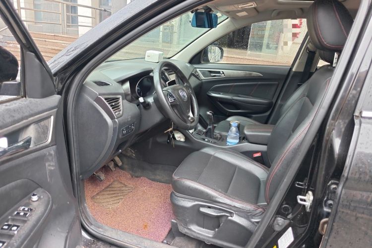 Used CHANGAN CS75 2014 2.0L Manual Luxury Version China IV Standard Driver Seat
