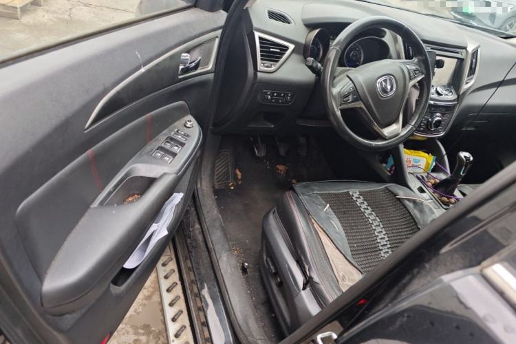 Used CHANGAN CS75 2014 2.0L Manual Leading Version China IV Standard Driver Seat