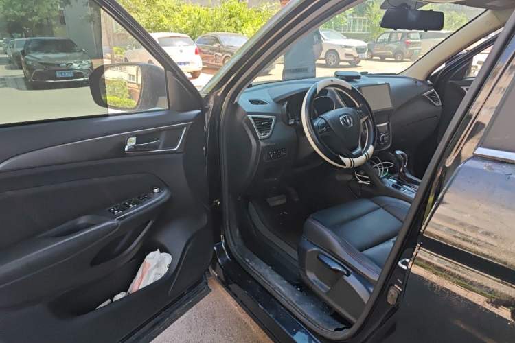 Used CHANGAN CS75 2014 1.8T Automatic Elite Model China IV Standard Driver Seat