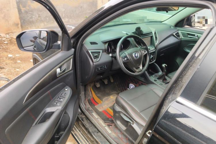Used CHANGAN CS75 2014 2.0L Manual Luxury Version China IV Standard Driver Seat