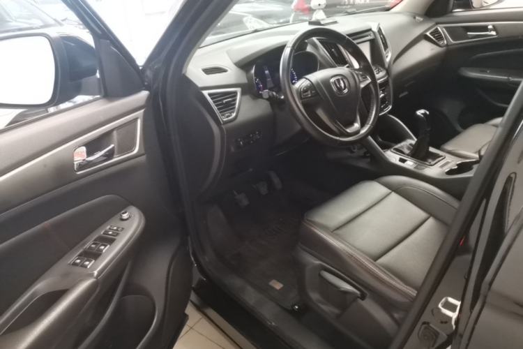 Used CHANGAN CS75 2014 2.0L Manual Luxury Version China IV Standard Driver Seat