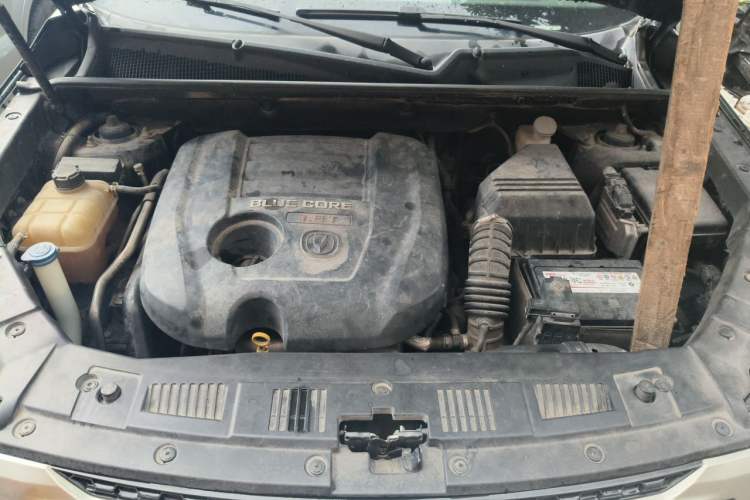 Used CHANGAN CS75 2014 1.8T Automatic Elite Version China V Standard Engine Bay