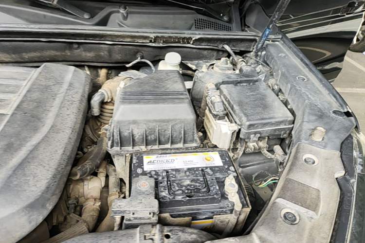 Used CHANGAN CS75 2014 2.0L Manual Comfort Version China IV Standard Engine Bay Left
