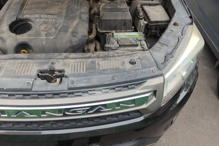 Used CHANGAN CS75 2014 2.0L Manual Luxury Version China IV Standard Engine Bay Left