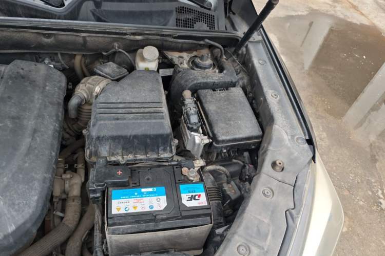 Used CHANGAN CS75 2014 2.0L Manual Leading Version China IV Standard Engine Bay Left