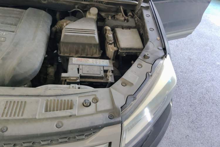 Used CHANGAN CS75 2014 2.0L Manual Luxury Version China IV Standard Engine Bay Left