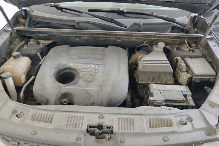 Used CHANGAN CS75 2014 2.0L Manual Luxury Version China IV Standard Engine Bay