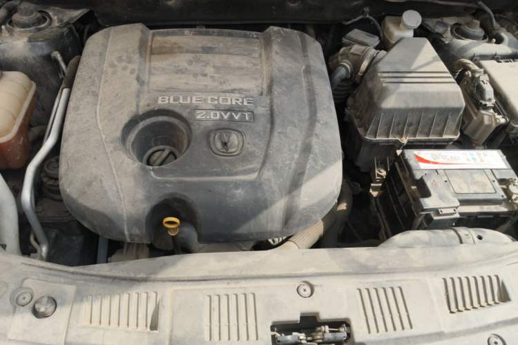 Used CHANGAN CS75 2014 2.0L Manual Luxury Version China IV Standard Engine Bay