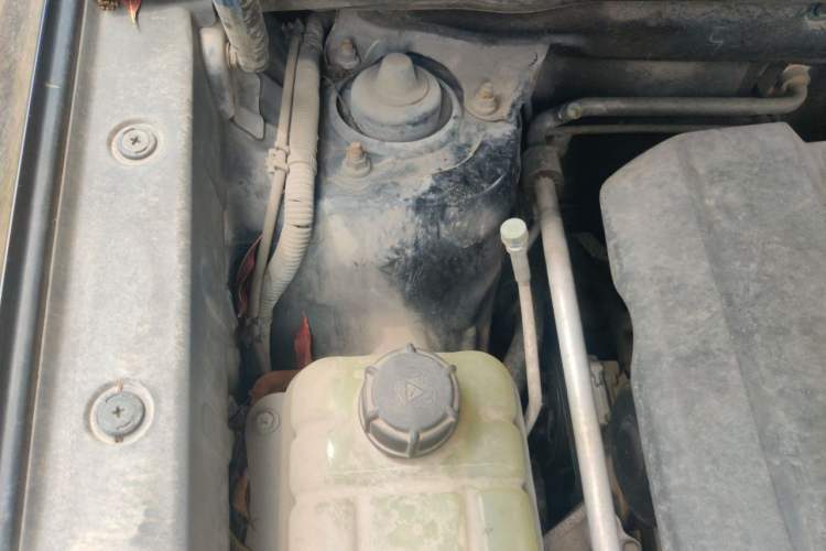 Used CHANGAN CS75 2014 2.0L Manual Luxury Version China IV Standard Engine Bay Right