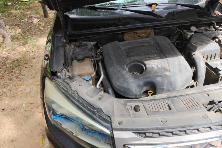 Used CHANGAN CS75 2014 1.8T Automatic Elite Model China IV Standard Engine Bay Right