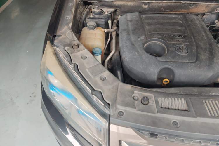 Used CHANGAN CS75 2014 1.8T Automatic Prestige Model China IV Standard Engine Bay Right