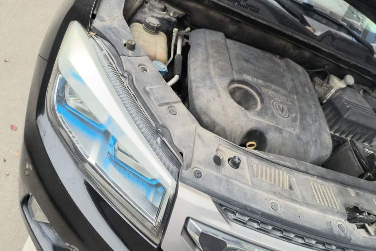Used CHANGAN CS75 2014 2.0L Manual Comfort Version China IV Standard Engine Bay Right