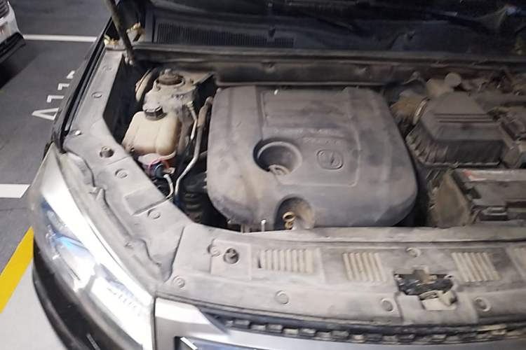 Used CHANGAN CS75 2014 2.0L Manual Luxury Version China IV Standard Engine Bay Right