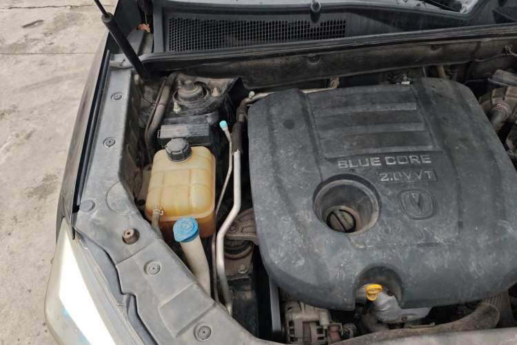 Used CHANGAN CS75 2014 2.0L Manual Leading Version China IV Standard Engine Bay Right