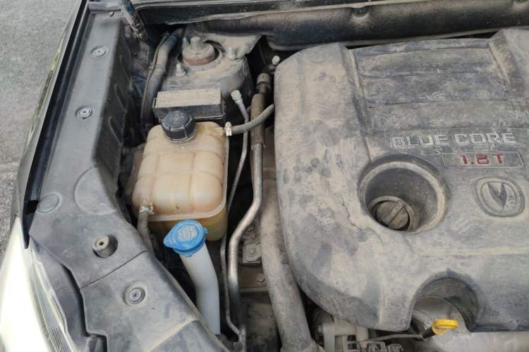 Used CHANGAN CS75 2014 1.8T Automatic Prestige Model China IV Standard Engine Bay Right