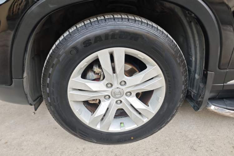Used CHANGAN CS75 2014 1.8T Automatic Elite Version China V Standard Exterior 4