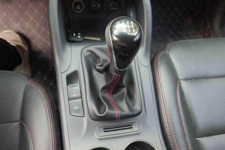 Used CHANGAN CS75 2014 2.0L Manual Luxury Version China IV Standard Gear Lever