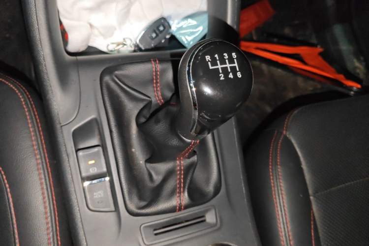 Used CHANGAN CS75 2014 2.0L Manual Luxury Version China IV Standard Gear Lever