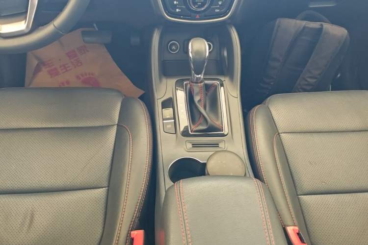 Used CHANGAN CS75 2014 1.8T Automatic Elite Model China IV Standard Gear Lever