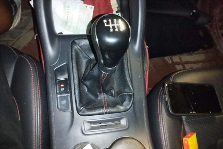 Used CHANGAN CS75 2014 2.0L Manual Luxury Version China IV Standard Gear Lever