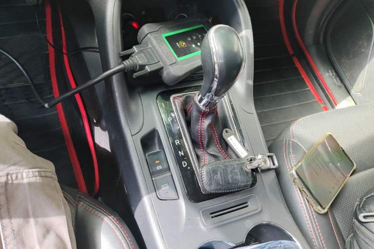 Used CHANGAN CS75 2014 1.8T Automatic Elite Model China IV Standard Gear Lever