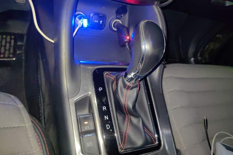 Used CHANGAN CS75 2014 1.8T Automatic Prestige Model China V Standard Gear Lever