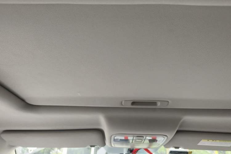 Used CHANGAN CS75 2014 1.8T Automatic Prestige Model China IV Standard Headliner