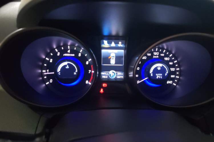 Used CHANGAN CS75 2014 1.8T Automatic Prestige Model China IV Standard Instrument Cluster
