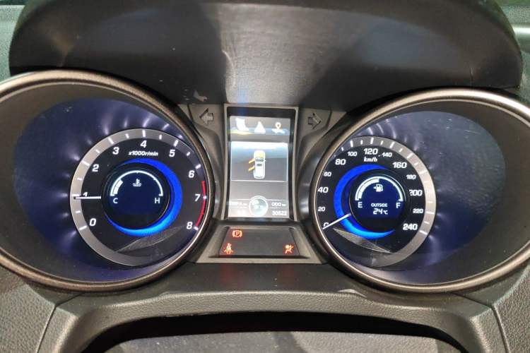 Used CHANGAN CS75 2014 2.0L Manual Luxury Version China IV Standard Instrument Cluster