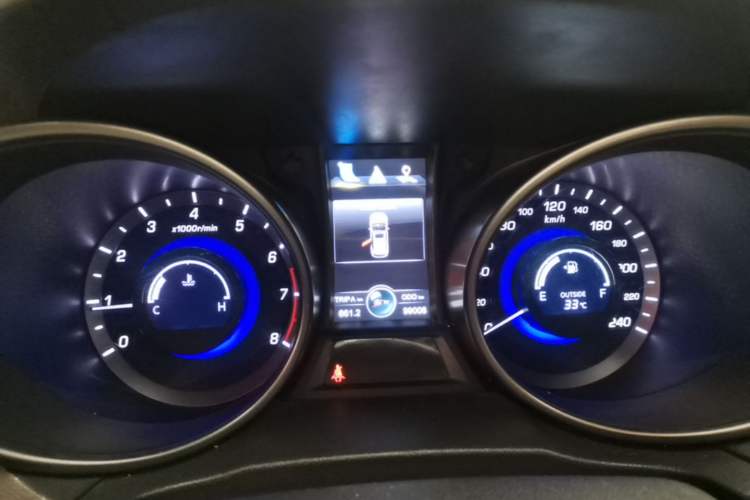 Used CHANGAN CS75 2014 2.0L Manual Luxury Version China IV Standard Instrument Cluster