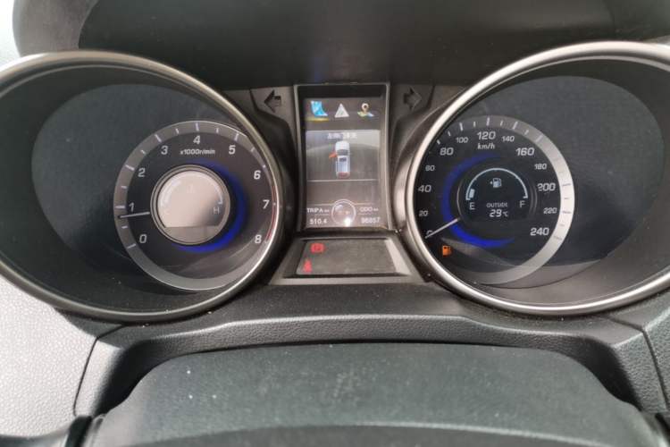 Used CHANGAN CS75 2014 2.0L Manual Luxury Version China IV Standard Instrument Cluster