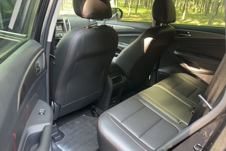Used CHANGAN CS75 2014 2.0L Manual Luxury Version China V Standard Interior 2