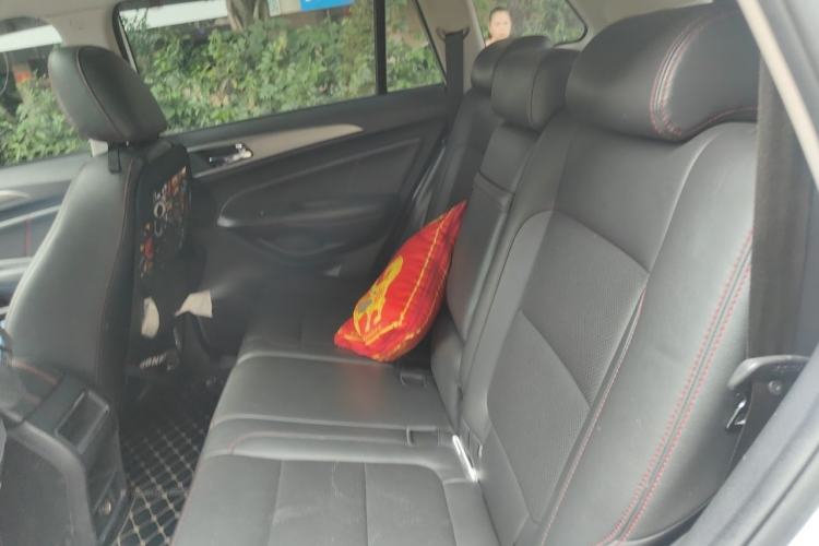 Used CHANGAN CS75 2014 2.0L Manual Luxury Version China IV Standard Interior 4