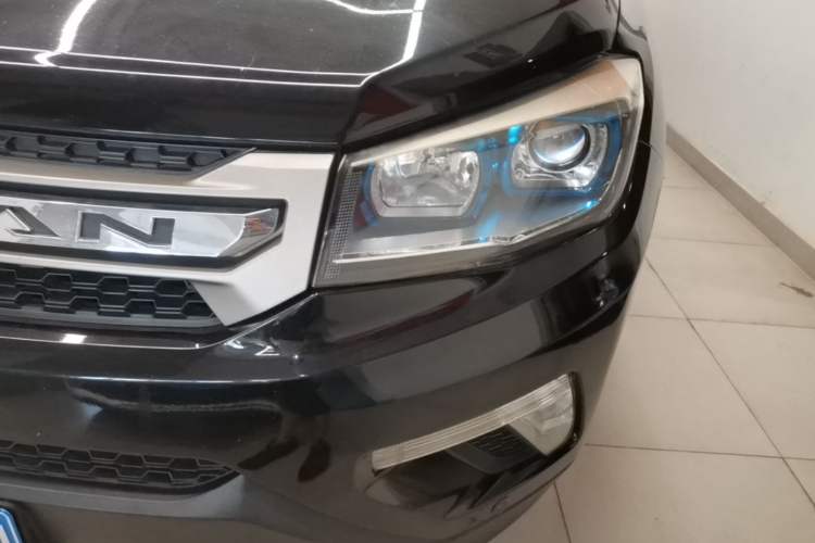 Used CHANGAN CS75 2014 2.0L Manual Luxury Version China IV Standard Left Front Headlight