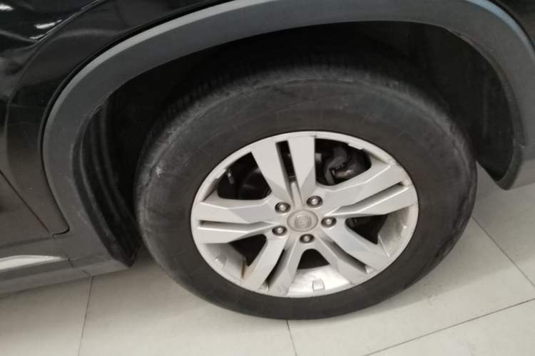Used CHANGAN CS75 2014 2.0L Manual Luxury Version China IV Standard Left Front Wheel Hub
