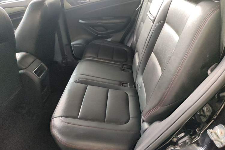 Used CHANGAN CS75 2014 2.0L Manual Comfort Version China IV Standard Left Rear Seat