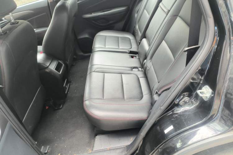 Used CHANGAN CS75 2014 2.0L Manual Comfort Version China IV Standard Left Rear Seat