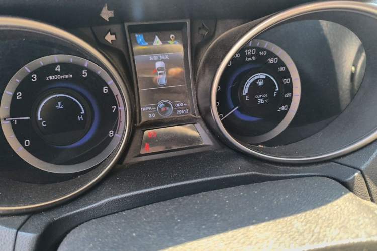 Used CHANGAN CS75 2014 2.0L Manual Luxury Version China V Standard Odometer Close Up