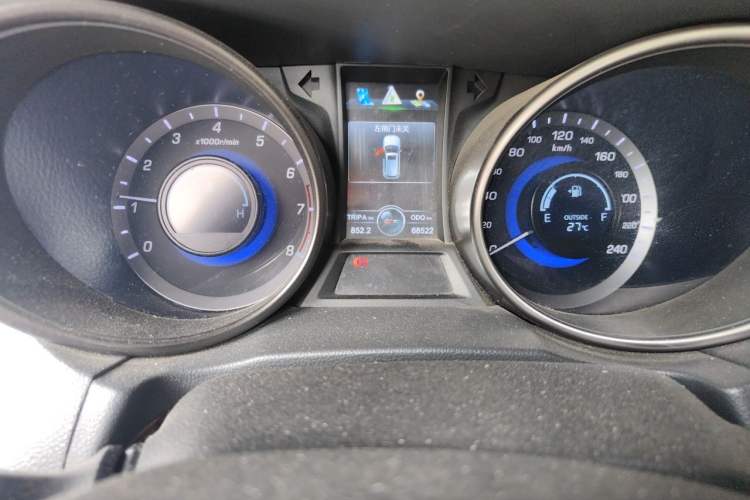 Used CHANGAN CS75 2014 2.0L Manual Leading Model China V Standard Odometer Close Up