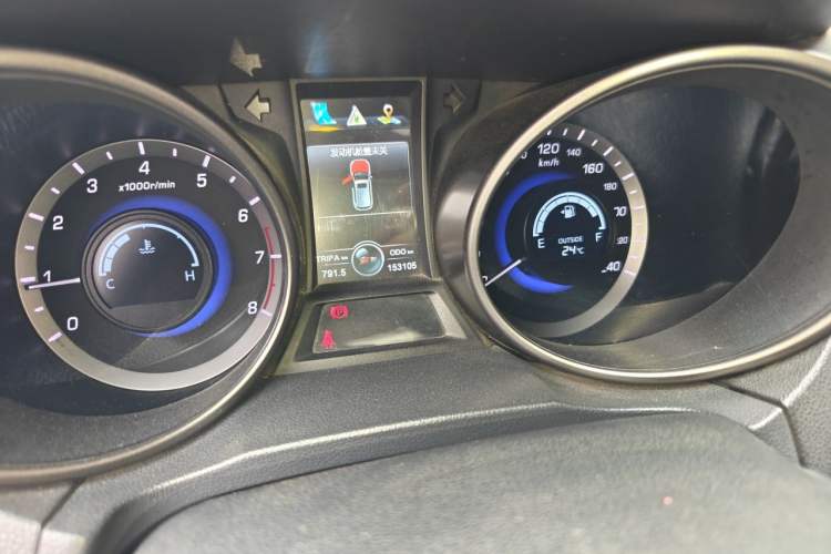 Used CHANGAN CS75 2014 2.0L Manual Luxury Version China IV Standard Odometer Close Up