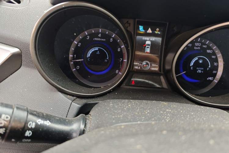 Used CHANGAN CS75 2014 2.0L Manual Leading Version China IV Standard Odometer Close Up
