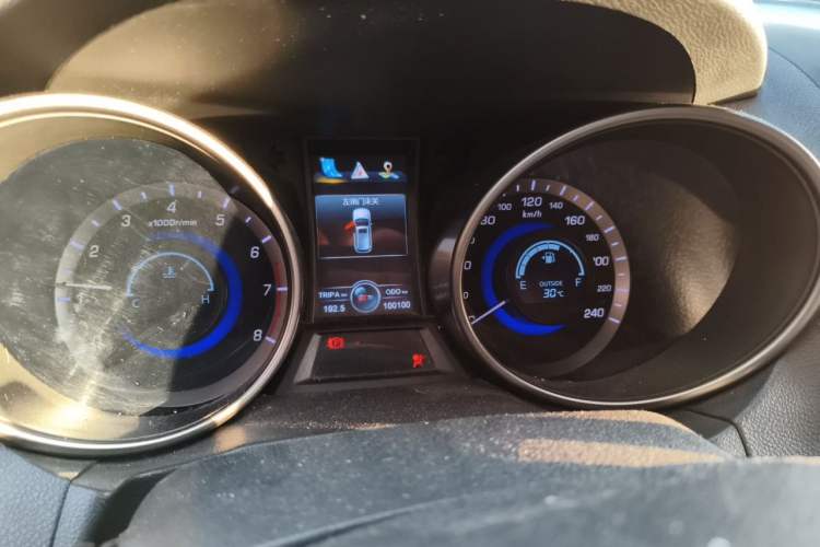 Used CHANGAN CS75 2014 2.0L Manual Luxury Version China V Standard Odometer Close Up