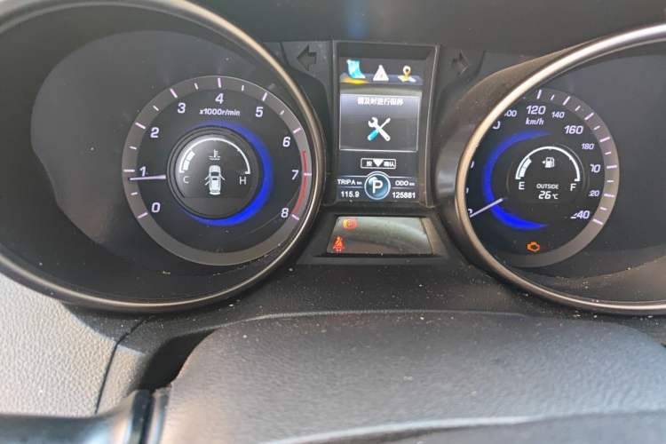 Used CHANGAN CS75 2014 1.8T Automatic Elite Model China IV Standard Odometer Close Up