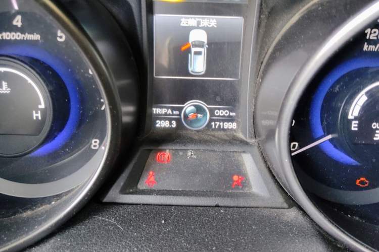 Used CHANGAN CS75 2014 2.0L Manual Luxury Version China IV Standard Odometer Close Up