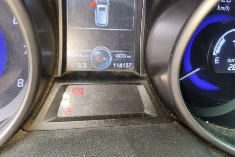 Used CHANGAN CS75 2014 2.0L Manual Luxury Version China IV Standard Odometer Close Up