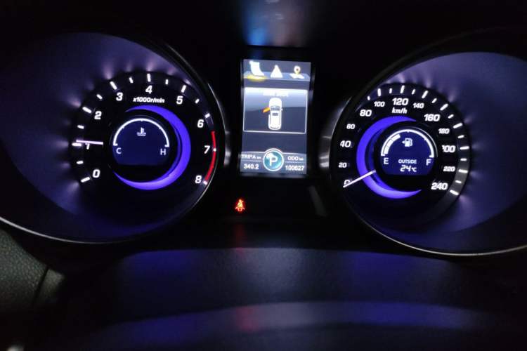 Used CHANGAN CS75 2014 1.8T Automatic Elite Model China IV Standard Odometer Close Up