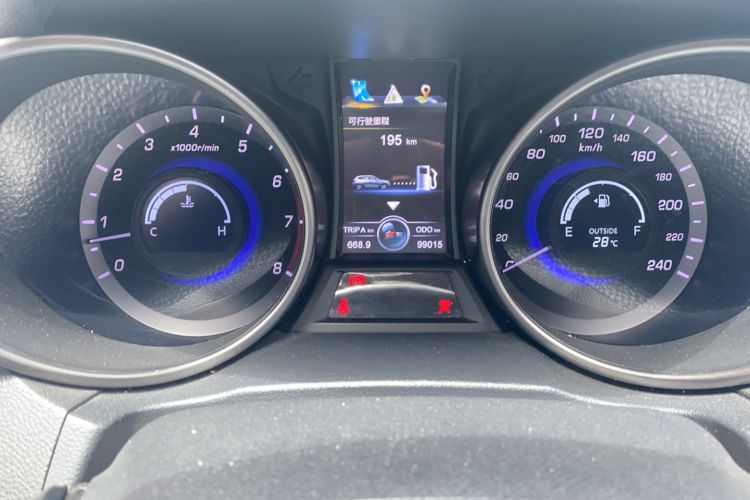 Used CHANGAN CS75 2014 2.0L Manual Luxury Version China IV Standard Odometer Close Up